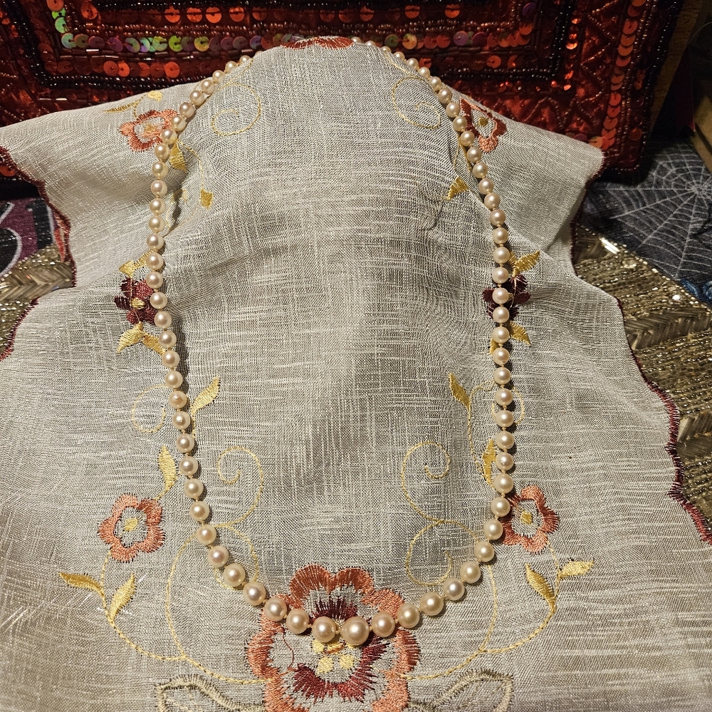 Pearl Necklace,  14k stamped Vintage